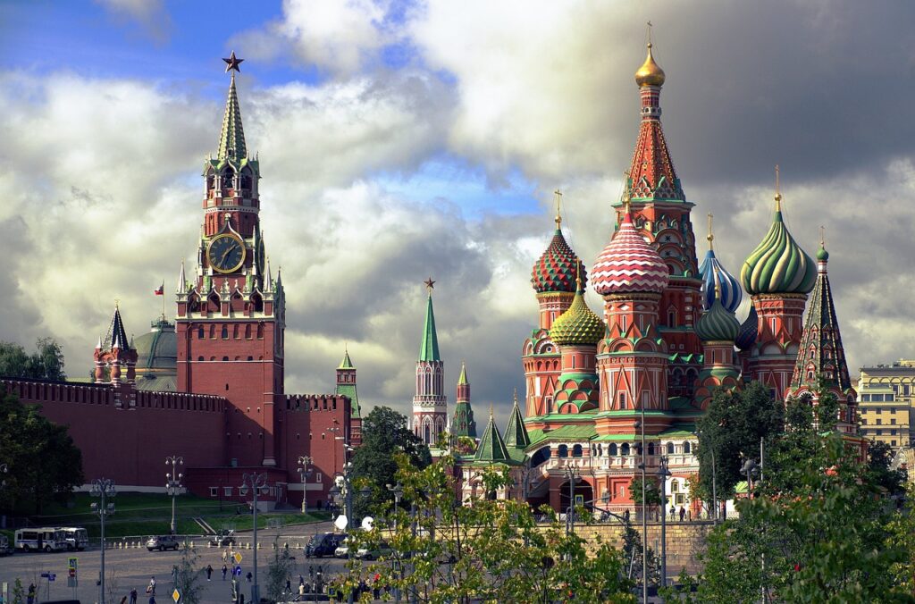 moscow, spasskaya tower, st basil's cathedral-3895333.jpg